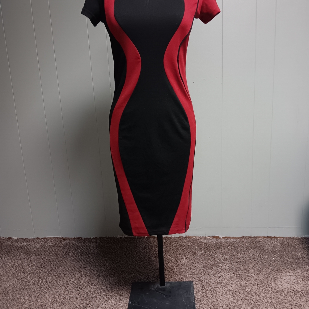 Elegant Black and Red Bodycon Dress